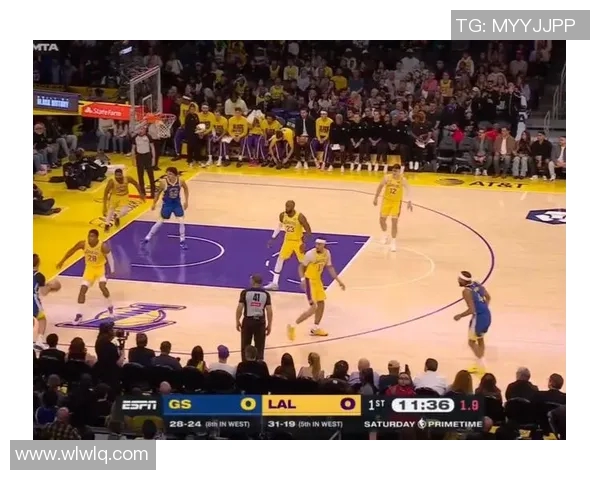 勇士主场大胜湖人，库里狂砍30+17！火力全开！